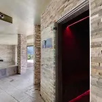 Holiday home Relax And Happiness Private Jacuzzi