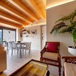 Relax And Happiness Private Jacuzzi Perledo