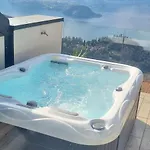 Relax And Happiness Private Jacuzzi Holiday home