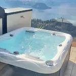 Relax And Happiness Private Jacuzzi