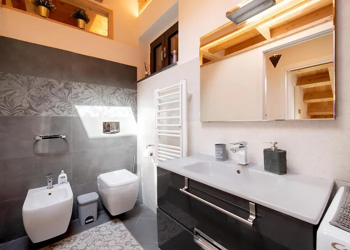 Relax And Happiness Private Jacuzzi Perledo