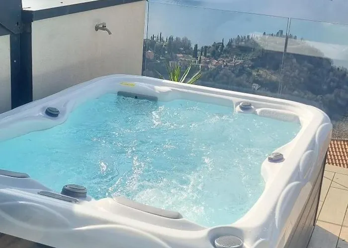 Relax And Happiness Private Jacuzzi Prázdninový dům